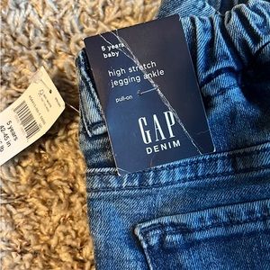 Gap jeans new age 5 years